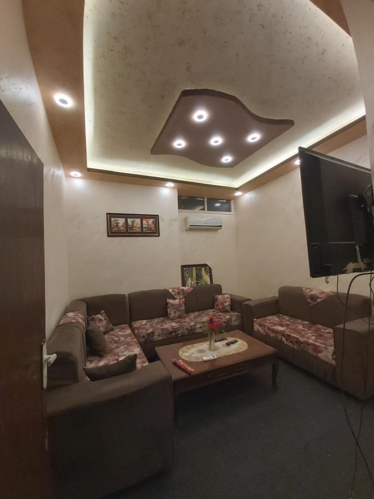 Jarajreh Apartments/ Hotel Эль-Карак Номер фото