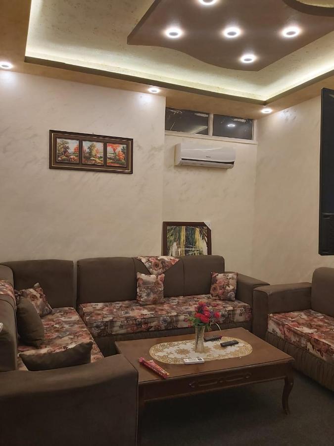 Jarajreh Apartments/ Hotel Эль-Карак Экстерьер фото